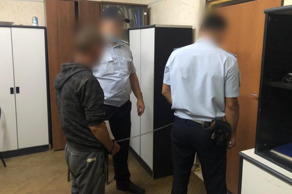 Саратовца похитили и день катали на машине ради признания