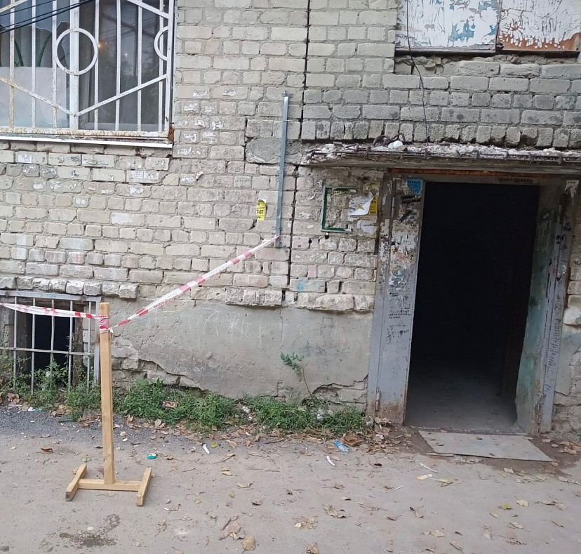 В Саратове завели дело после падения кирпича на 11-летнюю школьницу 