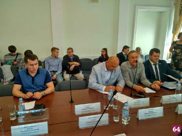 Депутаты и чиновники поспорили о составе комиссии по нерегулируемым перевозкам
