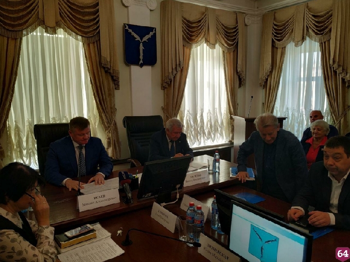 Чиновник не назвал предусмотренную в бюджете сумму на ремонт тротуаров 