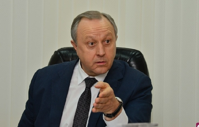 Радаев раскритиковал минздрав за неэффективное привлечение кадров в больницы