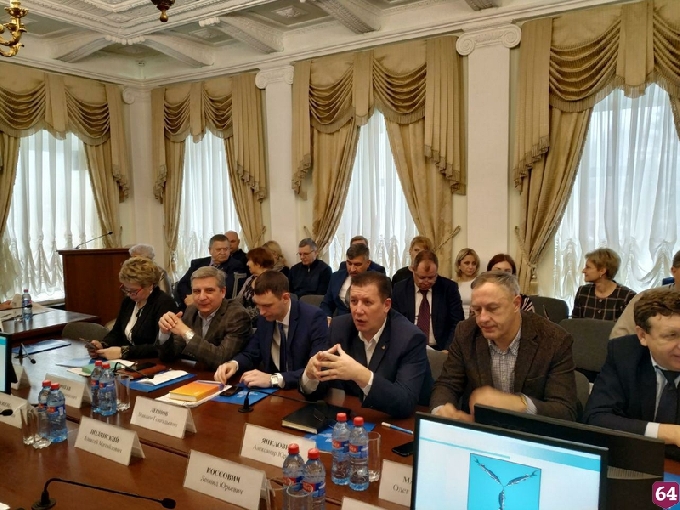 В Саратове предложили огораживать полыньи на Волге 