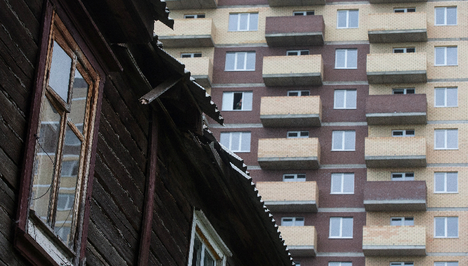 В Заводском районе готовят к расселению аварийные дома 