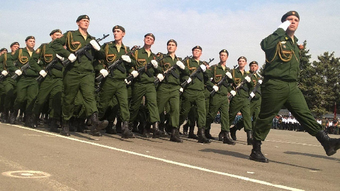 В Саратове День Победы отметили торжественным парадом