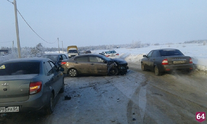 На Кумысной поляне автоледи устроила массовое ДТП 