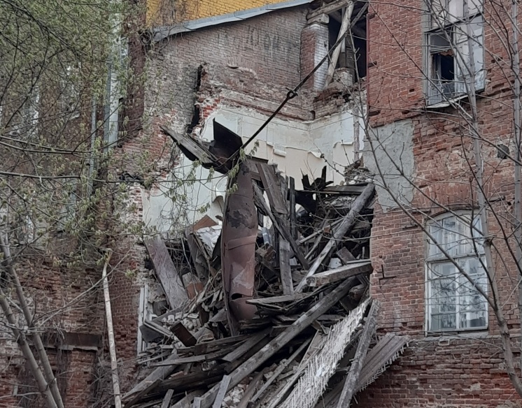 В центре Саратова рухнула часть старинной усадьбы Баринова