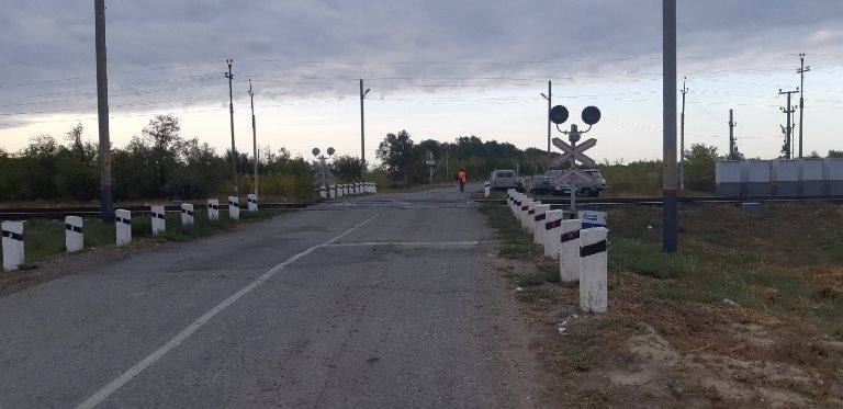 Под Саратовом сошел с рельсов локомотив