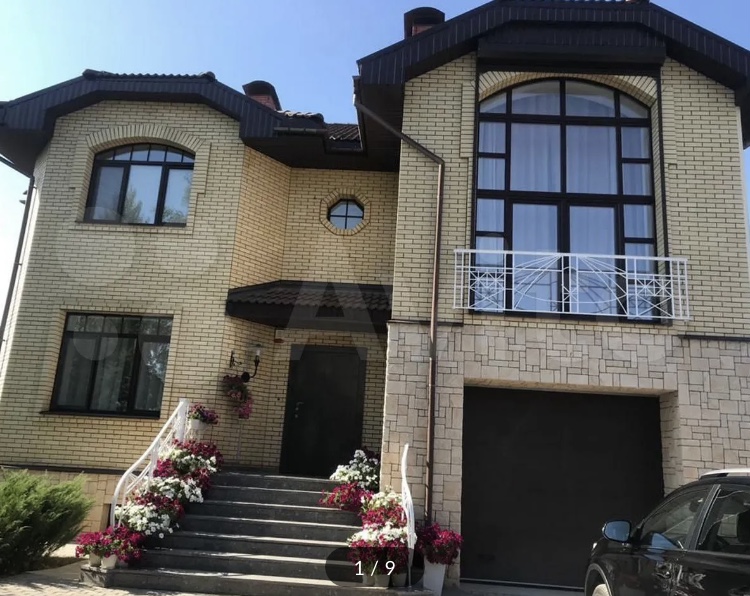 Под Саратовом за 100 миллионов продают дом с видом на Волгу
