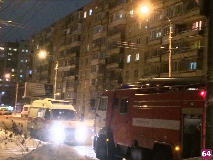 На пожаре в центре Саратова пострадала женщина