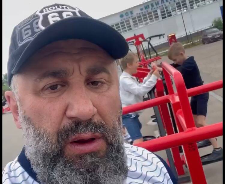Саратовский силач хочет открутить голову за вандализм в народном фитнес-парке