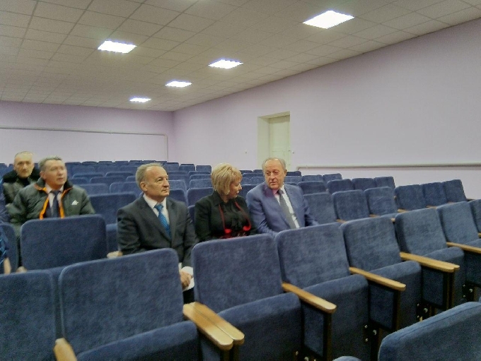 Саратовский губернатор оценил отремонтированный сельский ДК 