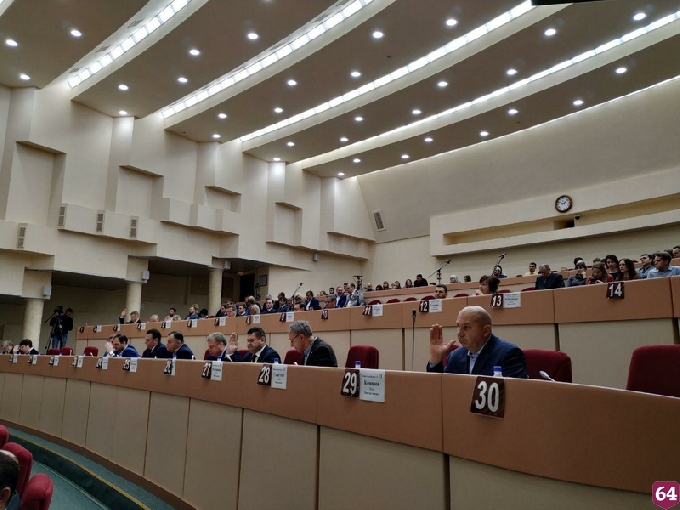 Депутаты сняли полномочия с Александра Исаева 