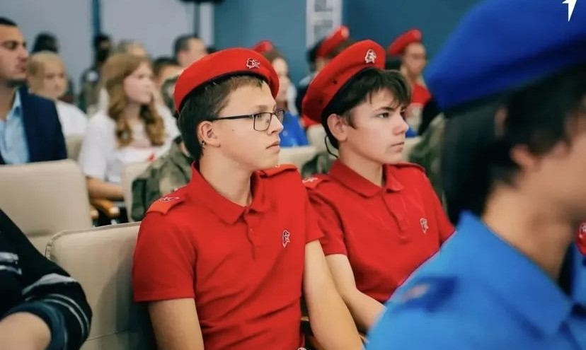 В Саратове активисты «Движения первых» обсудили преемственность подвига и историческую память