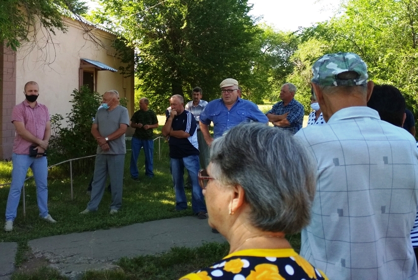 Фермер согласился остановить вырубку деревьев после встречи с партийцами