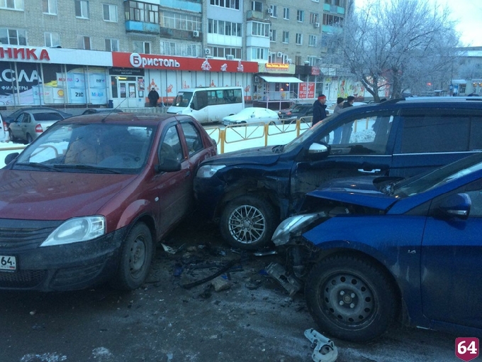 Крымская заблокирована участниками массового ДТП