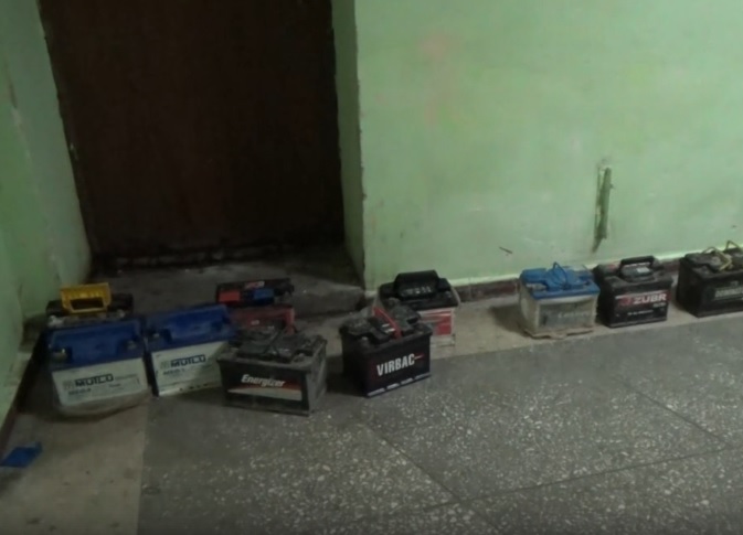 Парни воровали аккумуляторы, чтобы платить за квартиру в Саратове 