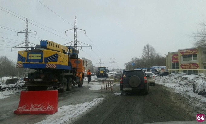Ремонтники спровоцировали транспортный коллапс в Ленинском районе