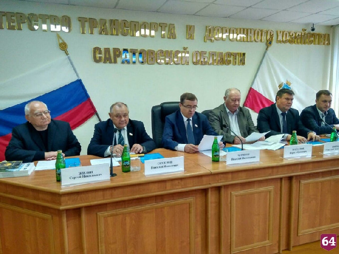 На ремонт саратовских дорог в 2018 году выделят 2 млрд рублей