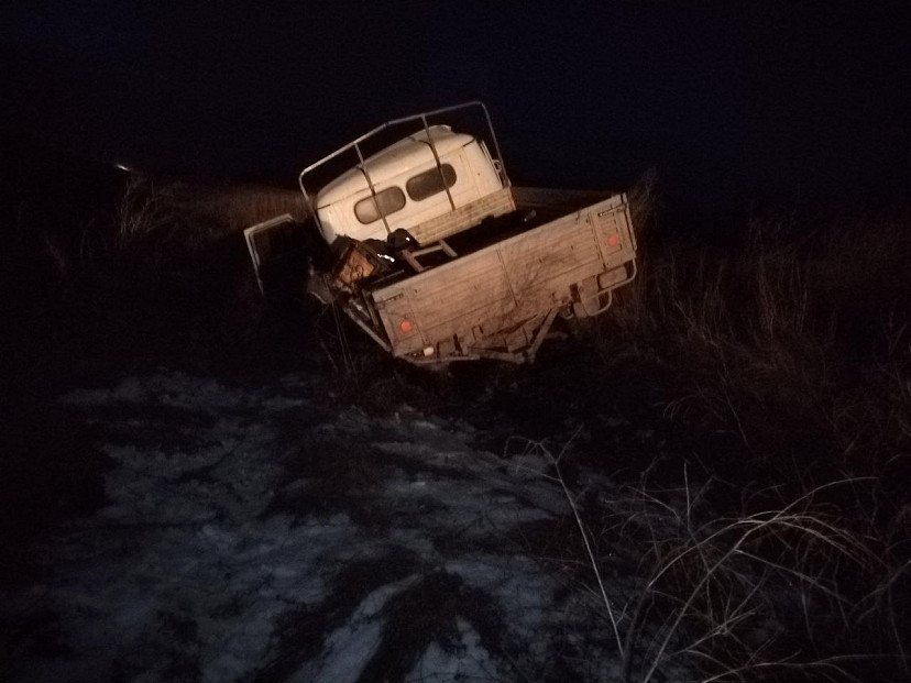 Водитель УАЗа покалечил пассажирку и сбежал с места ДТП