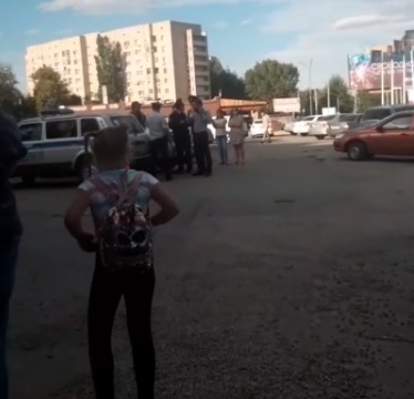 В Саратове эвакуировали посетителей торговых центров