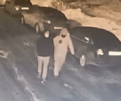 В Саратове автоворы вскрыли две машины и ушли от погони