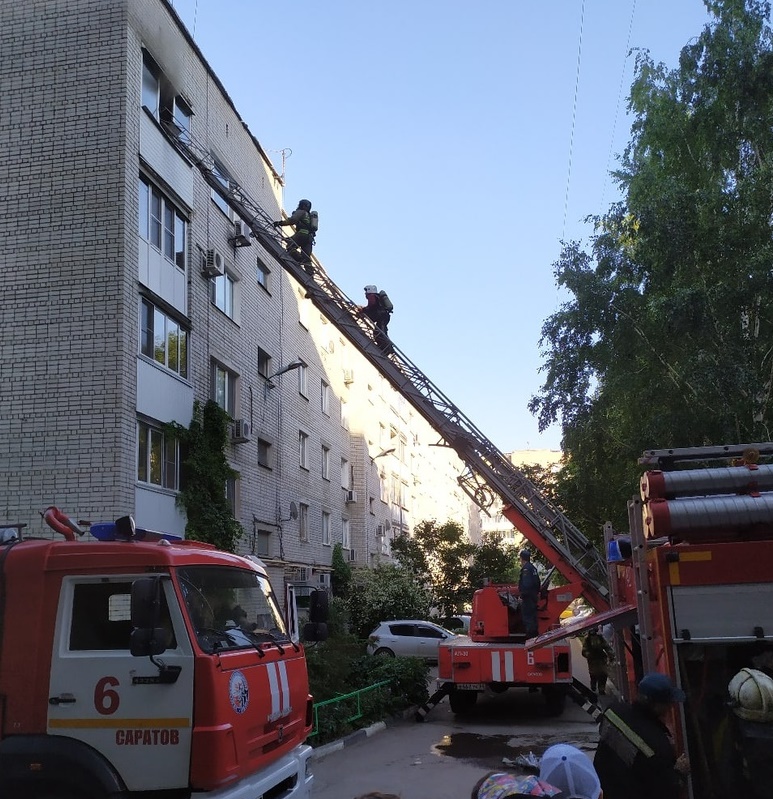 Пожарные тушили квартиру в Заводском районе