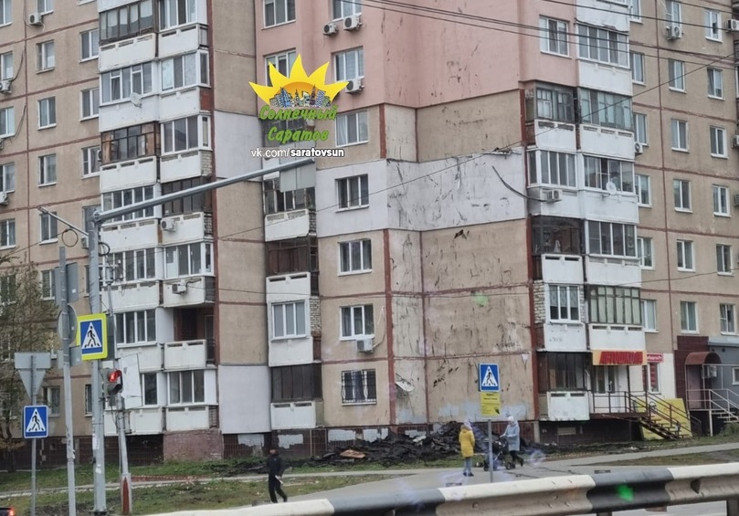 Саратовцев возмутили последствия ремонта крыши высотки 