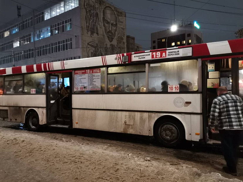 В Саратове наладят работу автобусных маршрутов в темное время суток 