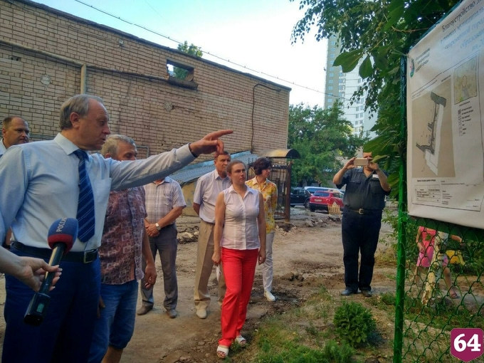 Радаев призвал саратовцев участвовать в конкурсе на лучший двор
