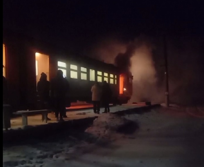 Под Саратовом горел головной вагон электрички