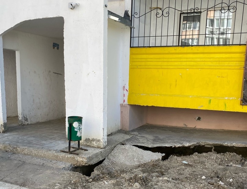 В Саратове под 10-этажкой провалилась земля