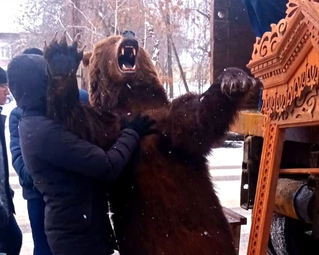 В Хвалынске дали имя музейному медведю