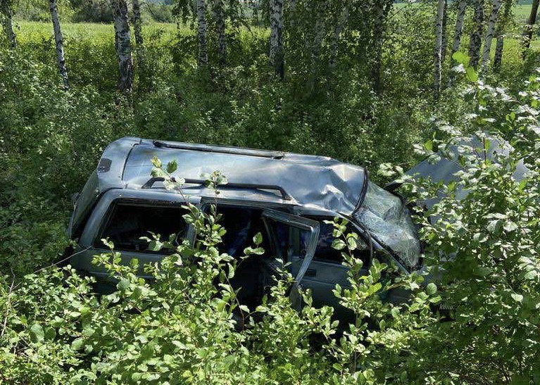 Под Саратовом в опрокинутой «Ладе» погиб мужчина