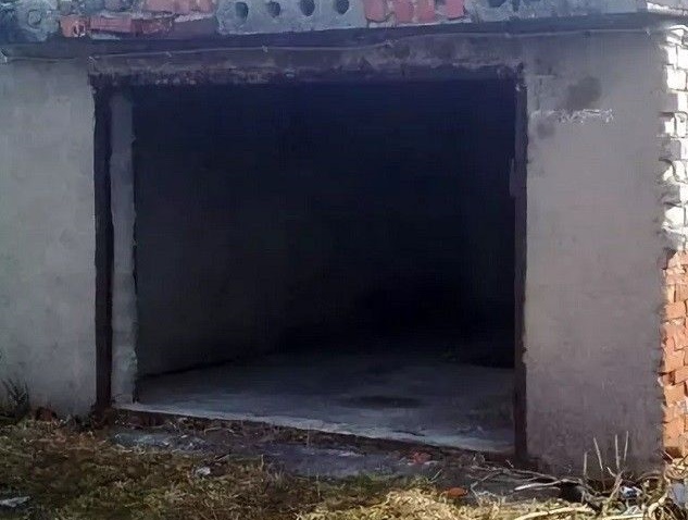 Саратовец снял с петель и украл ворота гаража