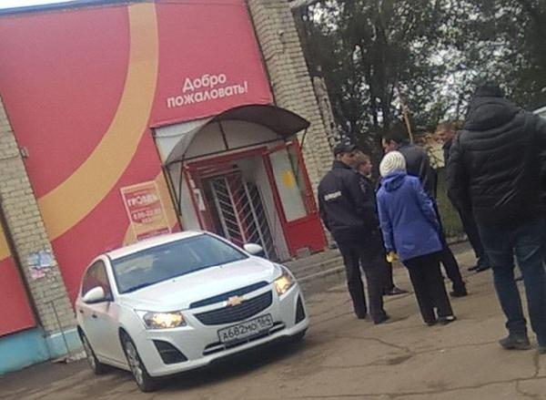 Грабителям не удалось взломать банкомат в «Грозди»