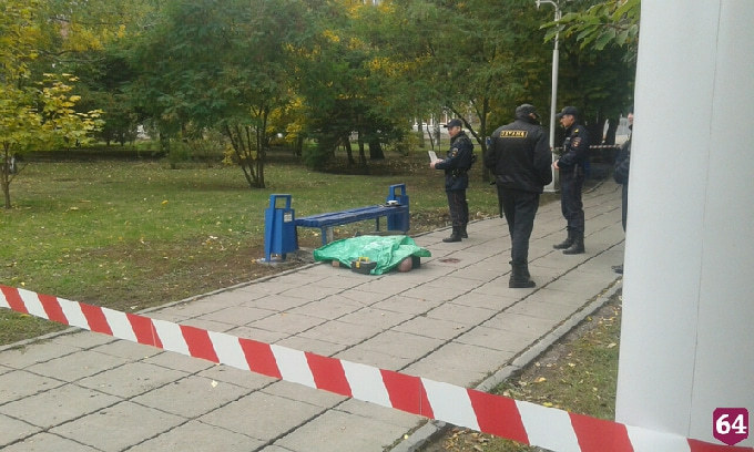 В аллее рядом с «Тау Галереей» умер мужчина