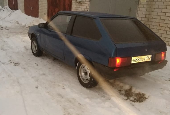 На саратовской трассе у самарца угнали сломанный автомобиль