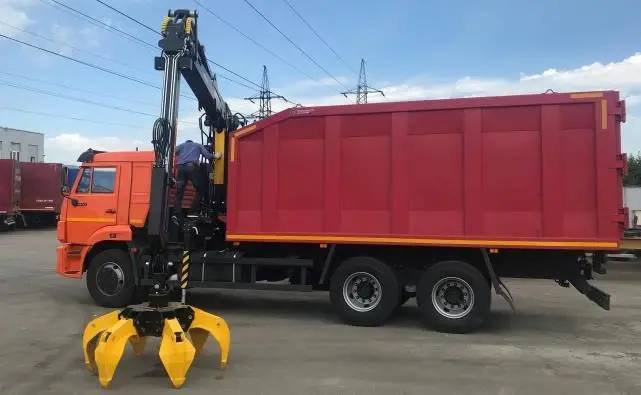 В Саратове расширяют автопарк единственного муниципального подрядчика по вывозу мусора
