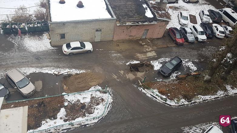 Чиновники обещают восстановить асфальт в Мирном переулке