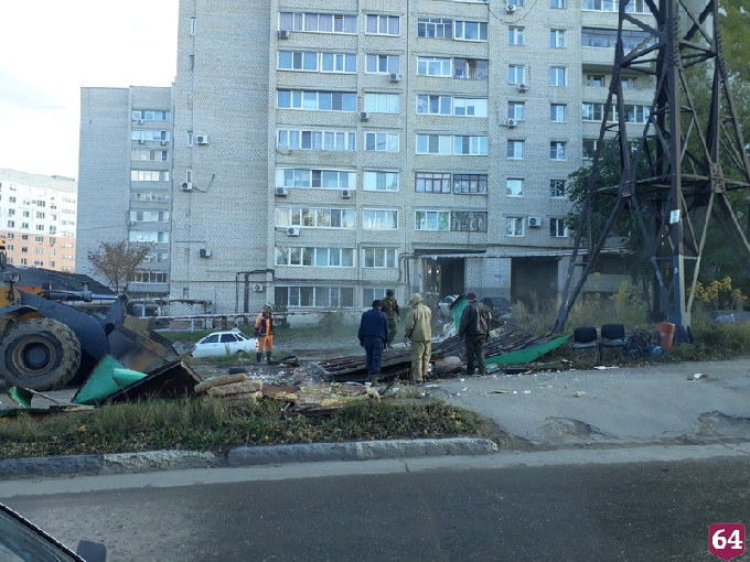 В Саратове снесли незаконную автостоянку