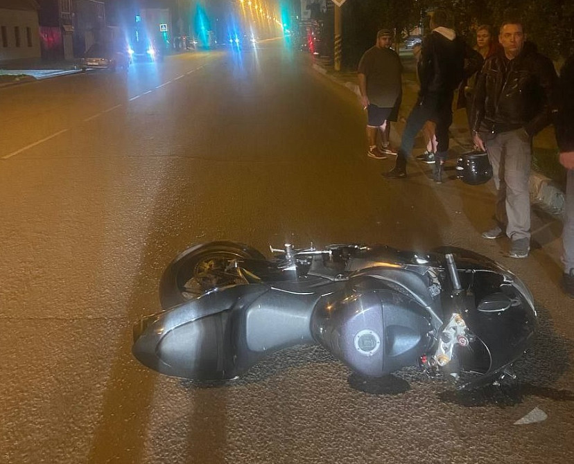 Полиция ищет свидетелей гибели мотоциклиста в ДТП в Энгельсе
