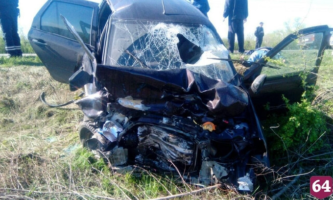 Под Саратовом 2 человека погибли в автокатастрофе