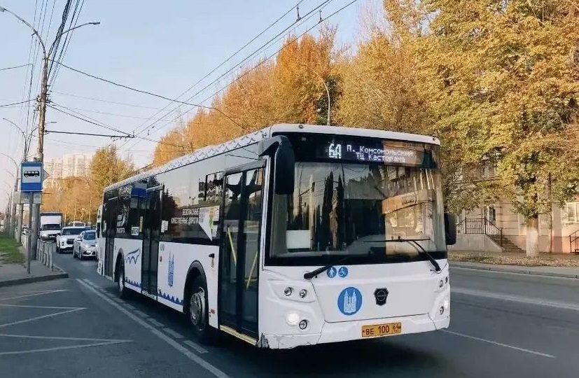 В автобусах и трамваях Саратова поймали 107 «зайцев»