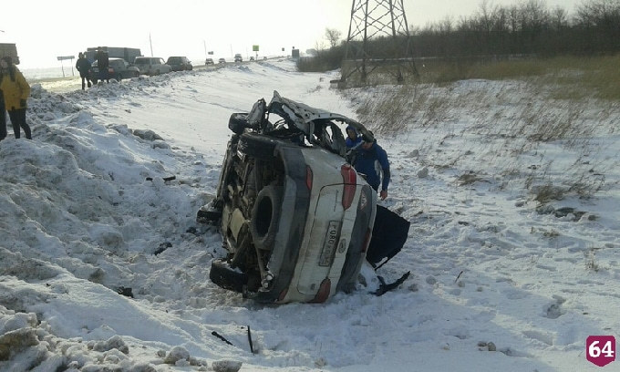 В аварии с вахтовой машиной погиб врач из Маркса 