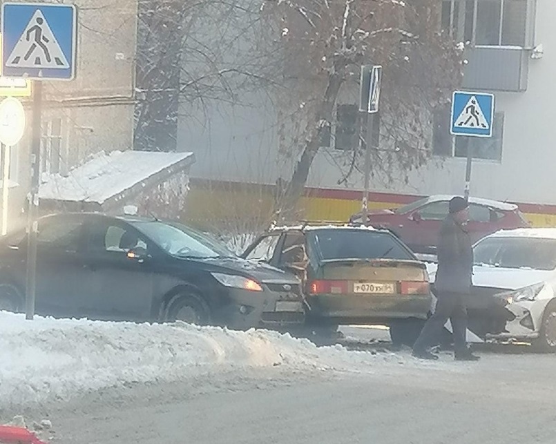 В массовой аварии на Саперной покалечился водитель «Лады»