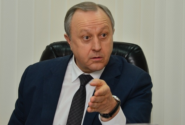 Радаев потребовал обновить кадры сферы ЖКХ в Саратове