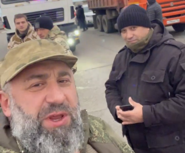 Из Саратова на фронт отправили четыре грузовика гуманитарной помощи 