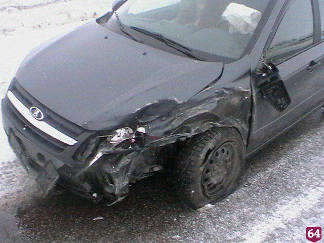 В столкновении двух «Грант» на трассе пострадали трое