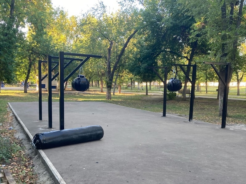 В Саратове вандалы повредили новую спортплощадку 
