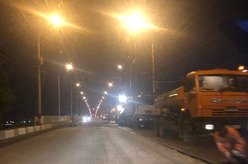 Дорожные работы спровоцировали затор у моста «Саратов - Энгельс»